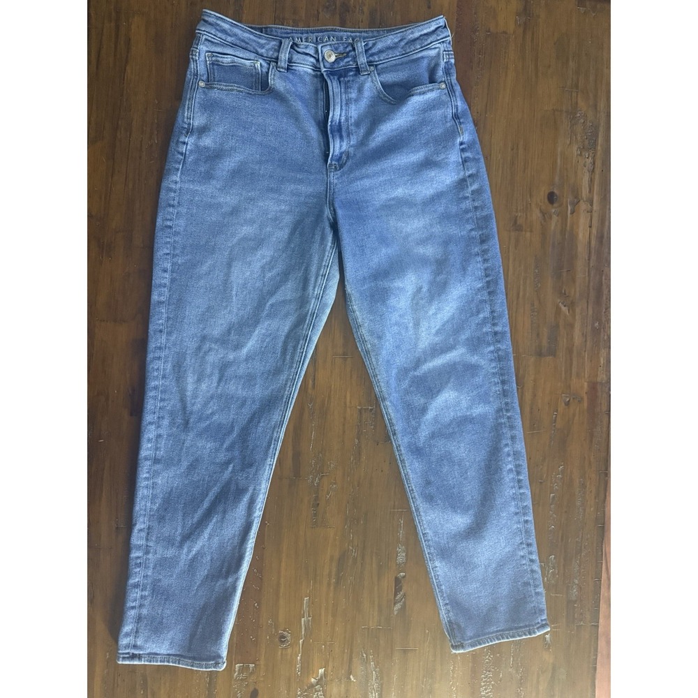 American Eagle‎ Mom Jean High Rise Straight Leg Size 6 Regular Light Wash Denim